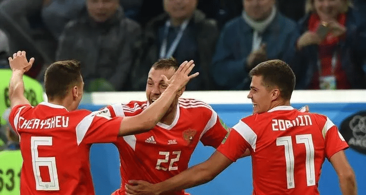 波兰队在激烈比赛中坚持到最后取胜