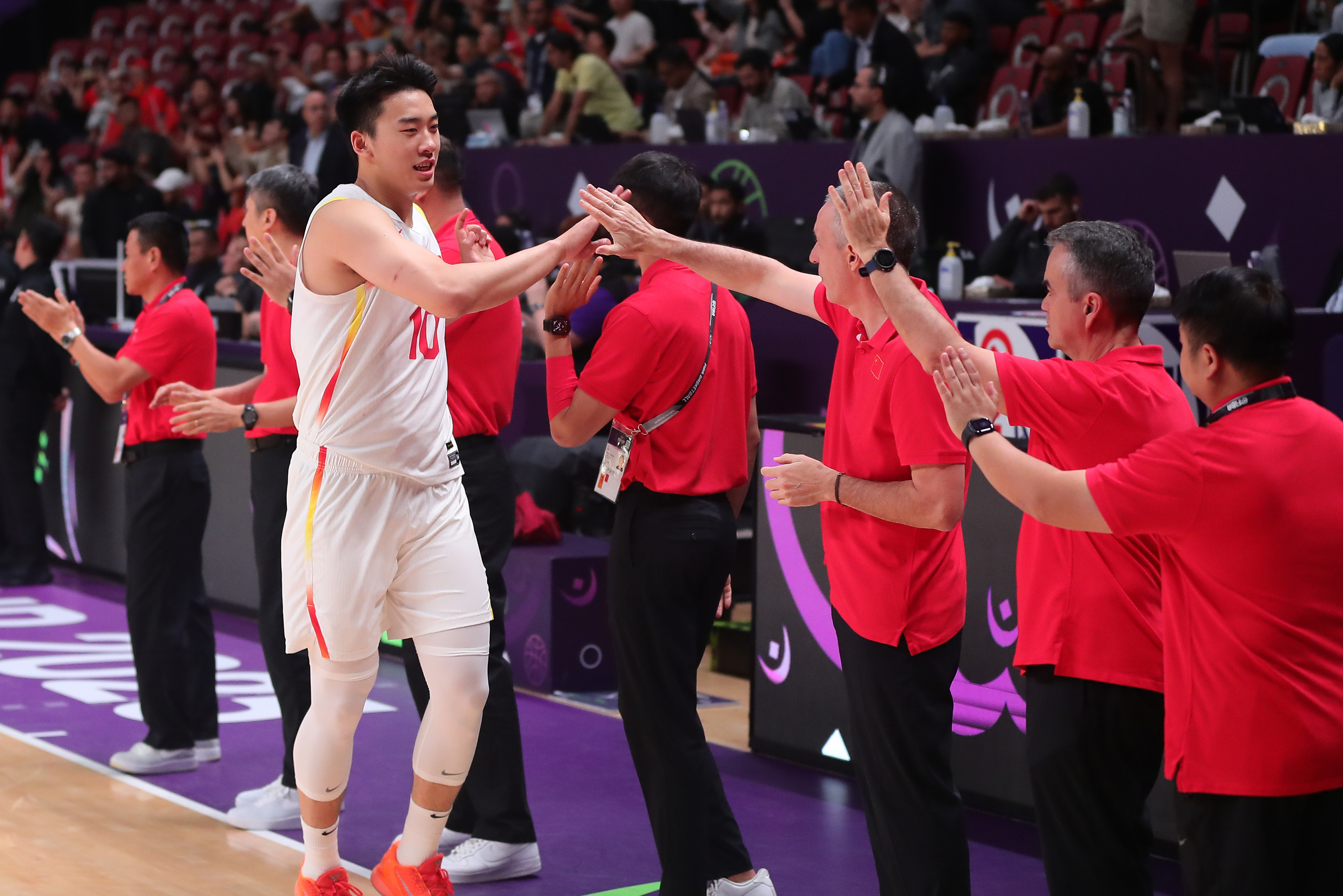 开云APP-关于亚洲篮球明日之星在国际比赛中惊艳亮相的信息