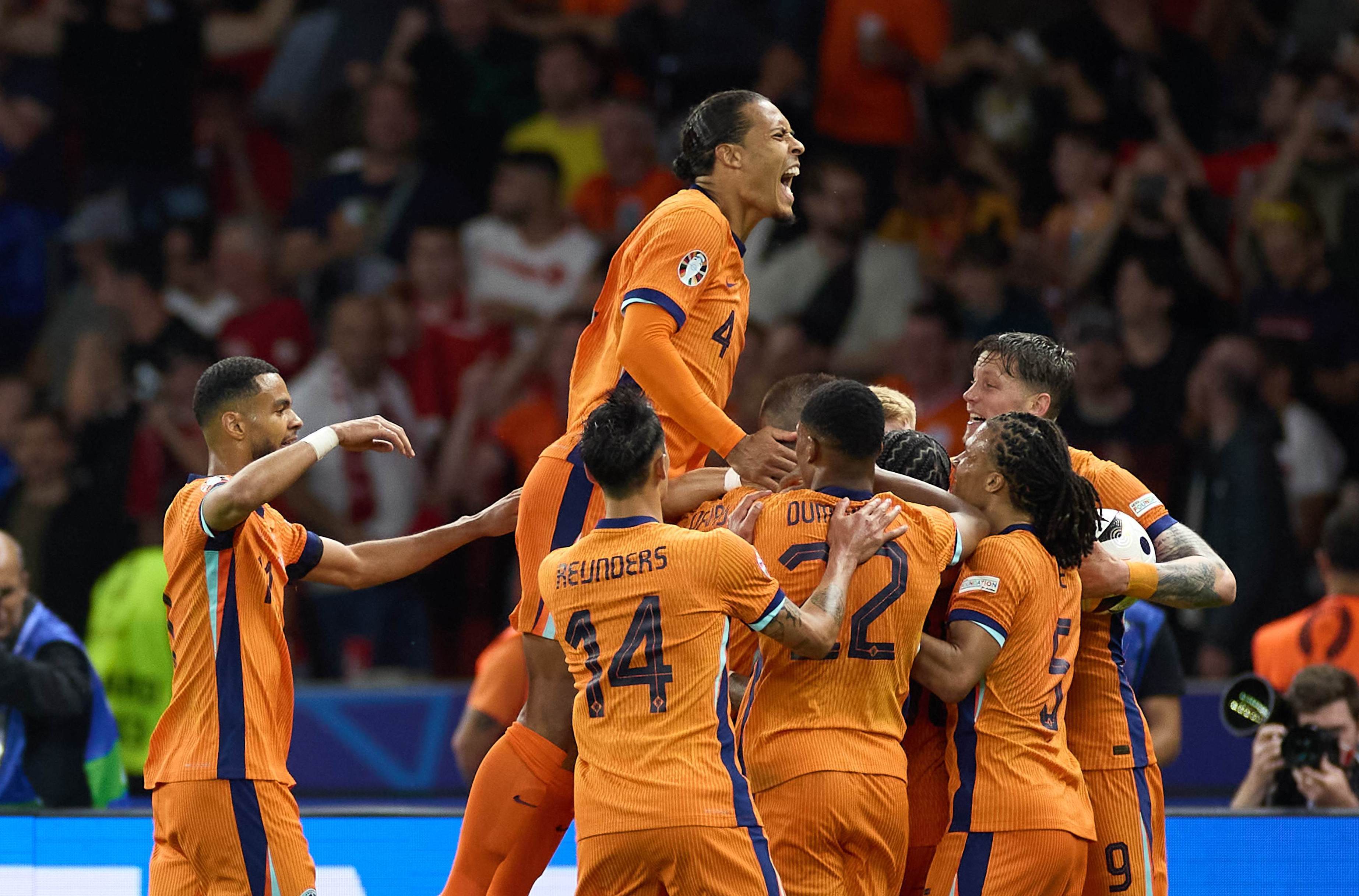 荷兰球员在比赛中展现出实力