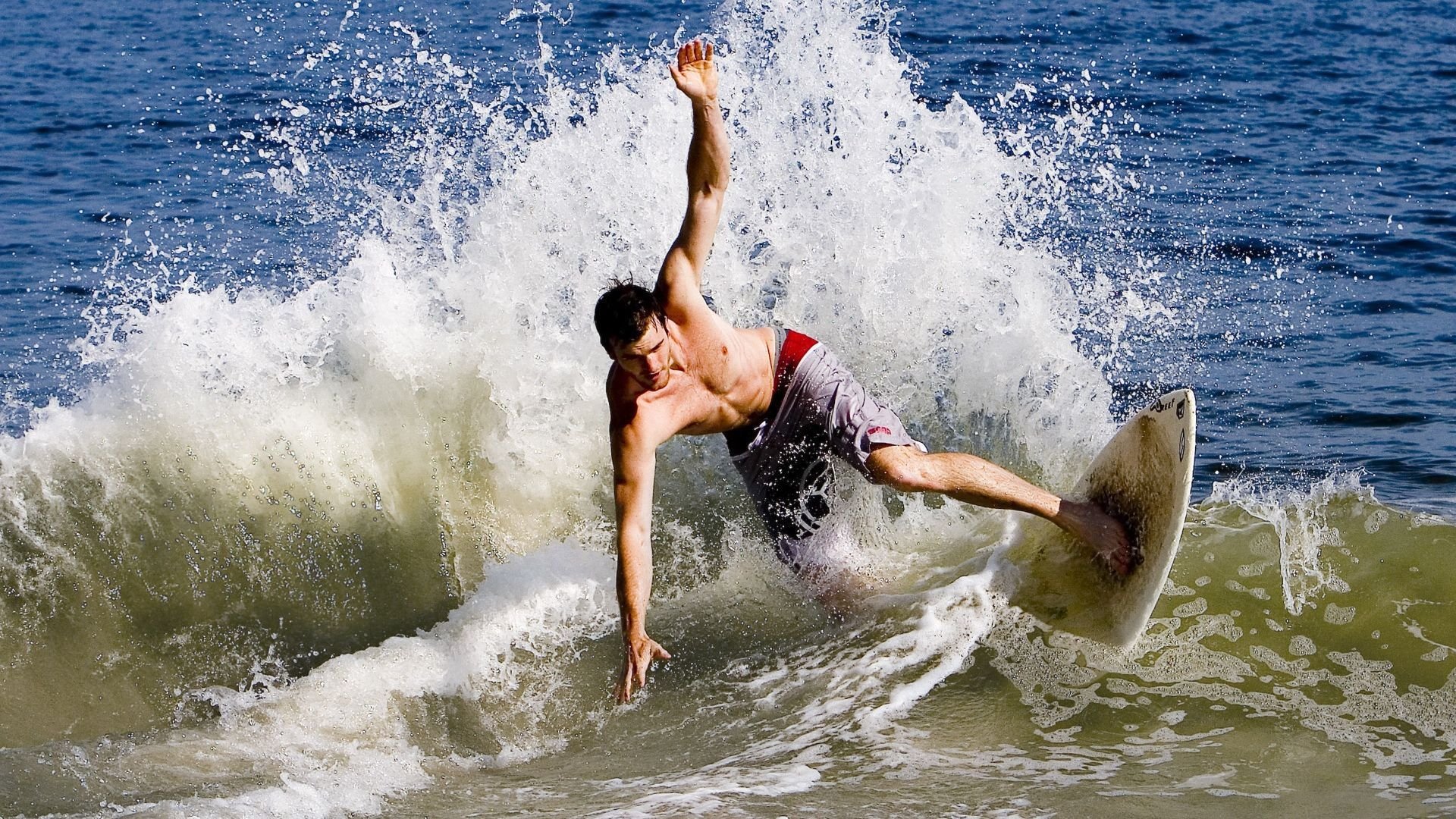 开云体育app-意甲焦点战与骑士加时取胜，体育之夜的激情交响